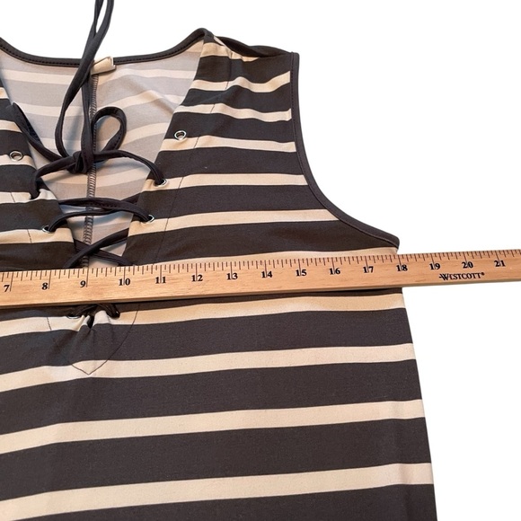 Beach by Exist sleeveless Maxi/ v-neck-lace-up detail at the front-Size Medium - Picture 5 of 8